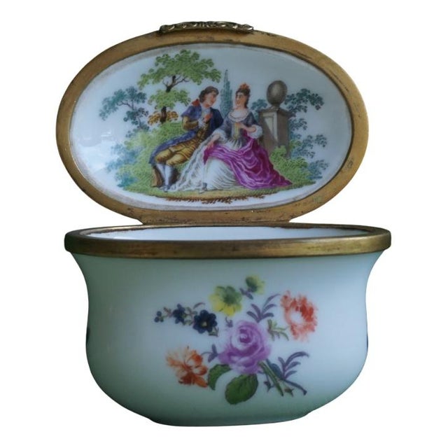 18th Century Porcelain Snuffbox For Sale - Image 11 of 11