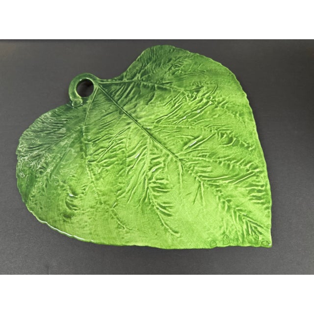 Early 21st Century Italian Majolica Green Leaf Ceramic Platter For Sale - Image 5 of 7
