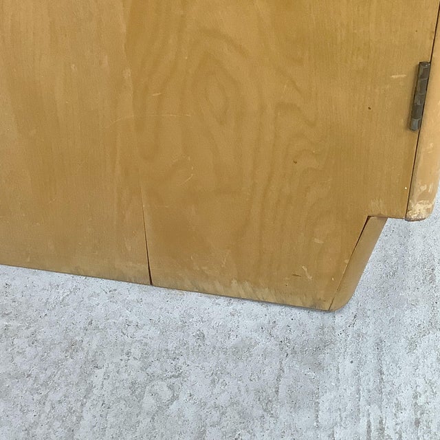Mid-Century Heywood-Wakefield Wheat Hutch Display Cabinet For Sale - Image 16 of 16