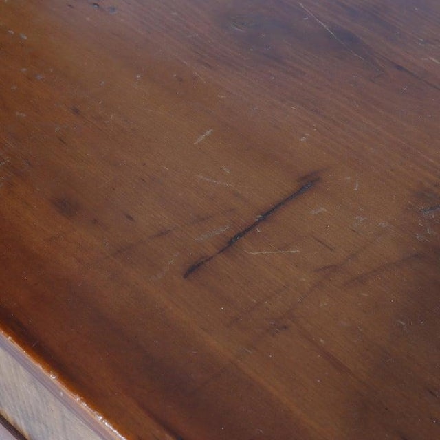 Early 19th Century Sheraton Tiger Maple & Cherry 2-Drawer Sewing Table With Sandwich Glass Knobs For Sale - Image 6 of 12