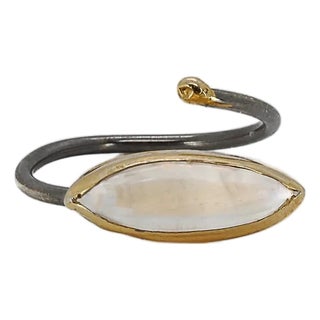 Good Fortune Moon Stone Ring, Size 5 For Sale