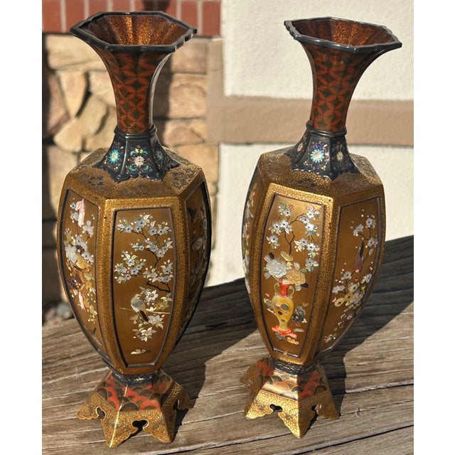 Late 19th Century Exceptional Pair of Antique Japanese Meiji Period Shibayama Vases – Silver & Gold Lacquer, C. 1890 For Sale - Image 5 of 13