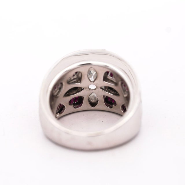 1980s Gia 4.43 Carat Oval G/I1 Diamond & Cabochon Ruby Platinum Vintage Ring, Size 8 For Sale - Image 5 of 10