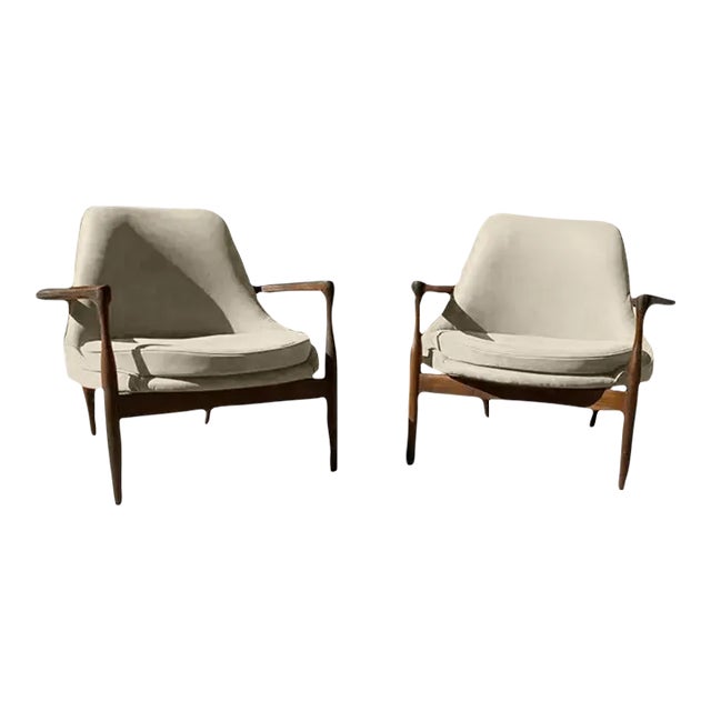 Mid-Century Leather Lounge Chairs Cream Boucle- a Pair For Sale