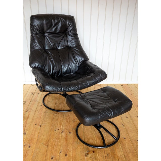 Mid-Century Norwegian Black Leather Stressless Lounge Chair and Ottoman Set from Ekornes, 1980s, Set of 2 For Sale - Image 16 of 18