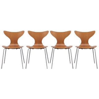 1st Edition Lily Chairs in Oak by Arne Jacobsen for Fritz Hansen, 1969 For Sale