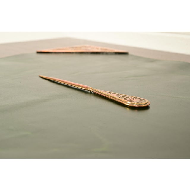 Early 20th Century Tiffany Studios New York Pine Needle Pattern Bronze Doré and Slag Glass Letter Opener For Sale - Image 5 of 11
