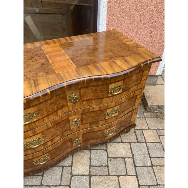 Mid 18th Century Baroque Saxony Walnut and Maple Chest of Drawers, 1760s For Sale - Image 5 of 15