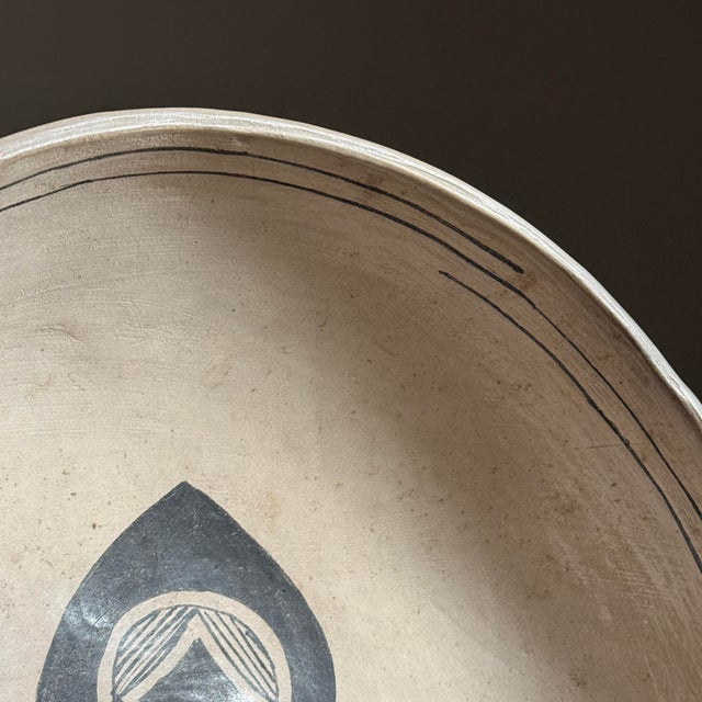 1920s Large Antique Mimbres/Acoma Hand Painted White Slip Bowl With Ant Lion For Sale - Image 5 of 11