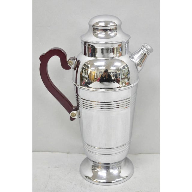 Art Deco Silver Plated Red Bakelite Handle Martini Bar Cocktail Shaker Pitcher For Sale - Image 11 of 12