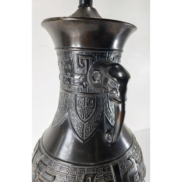 Bronze Mid 20th Century Chinese Chinoiserie James Mont Style Bronze Table Lamp For Sale - Image 8 of 10