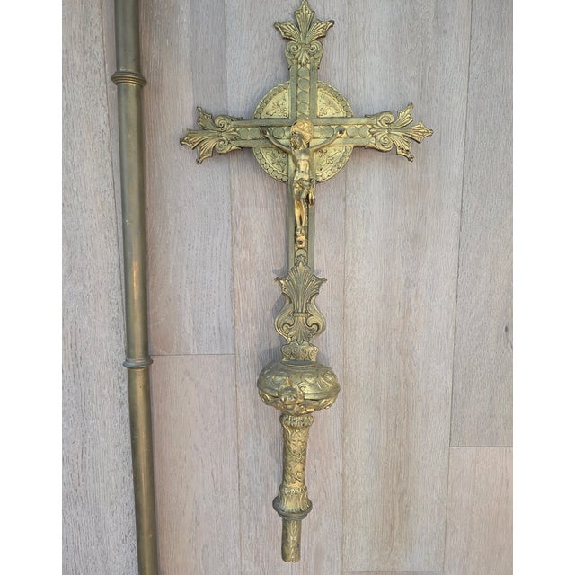 Metal Early 20th Century Bronze & Brass Church Processional Cross Antique Altar Crucifix For Sale - Image 7 of 14