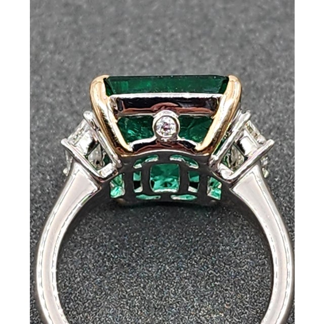Early 21st Century 7.52 Ct GRS Certified Zambian Emerald & Diamond Ring, Size 6.5 For Sale - Image 5 of 10