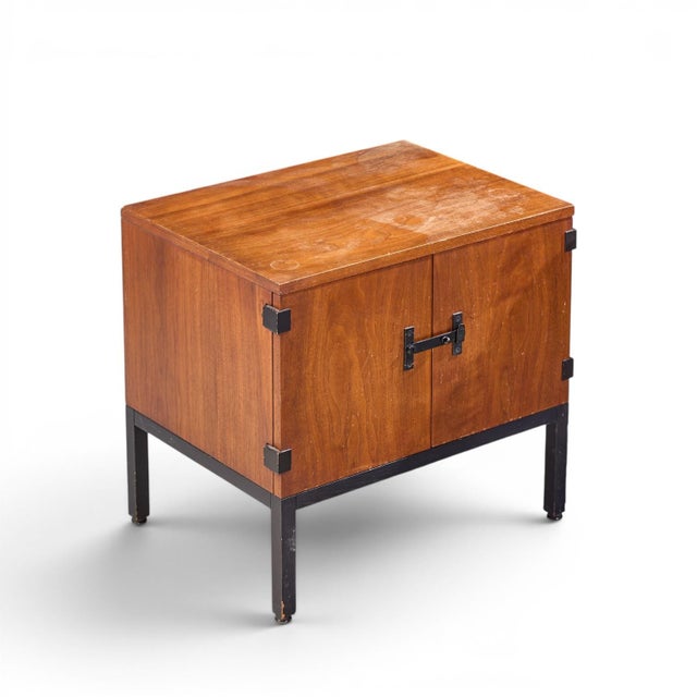 Milo Baughman for Directional Mid Century Walnut Nightstands - Pair For Sale - Image 10 of 11