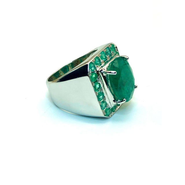 Art Deco Bochic "Capri" Vintage Natural Emerald Ring Set in 18K White Gold & Silver For Sale - Image 3 of 18