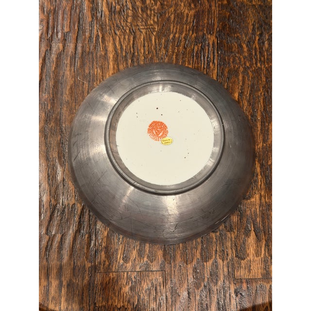 Vintage Chinese Tobacco Leaf Style Porcelain & Pewter-Tone Bowl For Sale In Dallas - Image 6 of 8