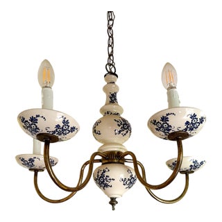 Vintage Dutch Delft Blue & White Porcelain and Patinated Brass 5-Arm Chandelier For Sale