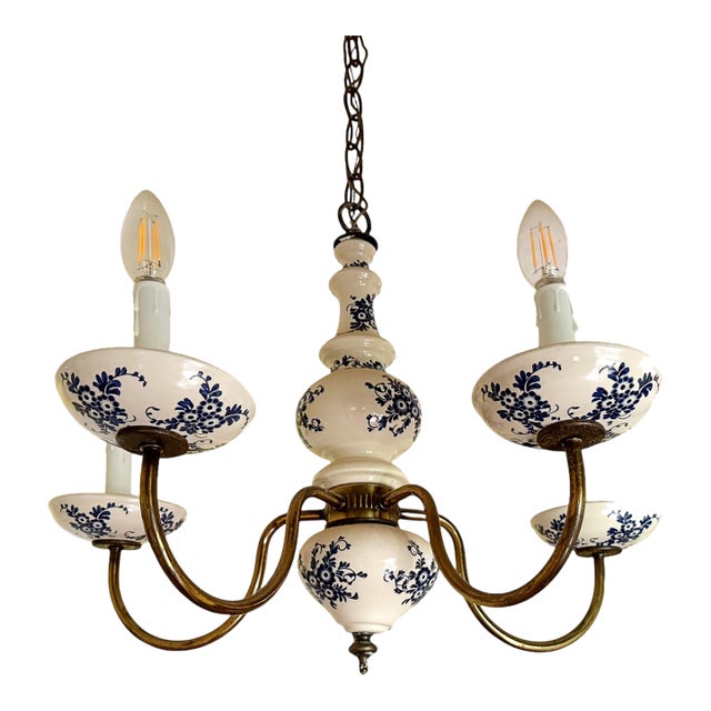 Vintage Dutch Delft Blue & White Porcelain and Patinated Brass 5-Arm Chandelier For Sale