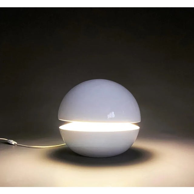 Mid-Century Modern Italian Round White Ceramic Table Lamp from Gabbianelli For Sale - Image 3 of 9