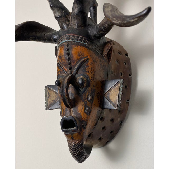 Guro Style African Carved Wood Horned Antelope Mask With Figure, Côte D’Ivoire For Sale - Image 4 of 12