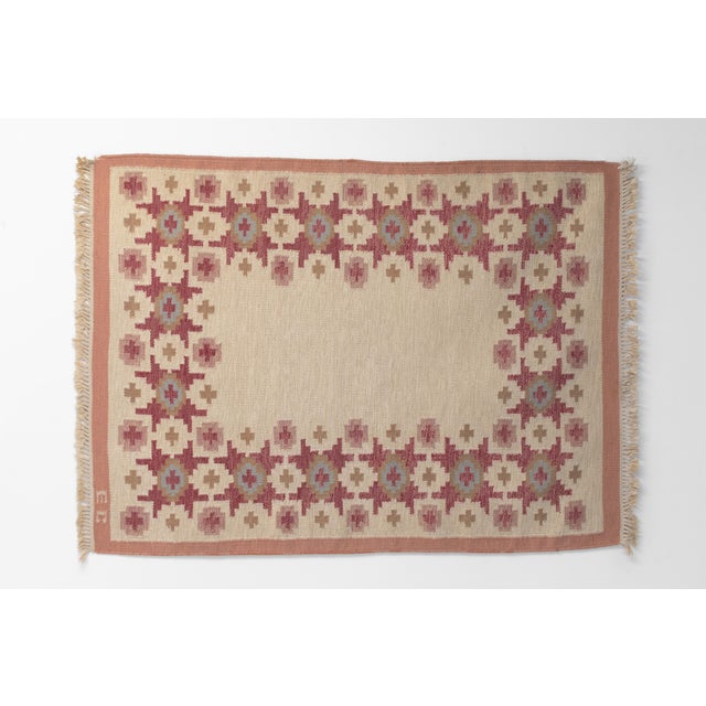 Textile Mid-Century Modern Swedish Kilim Rug in Reds and Pinks, 1960 For Sale - Image 7 of 7