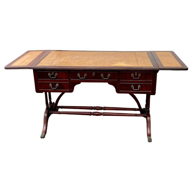Magnificent double-sided English desk with mahogany extension and leather top. Dimensions: Height 78 cm, Width 136 cm,...