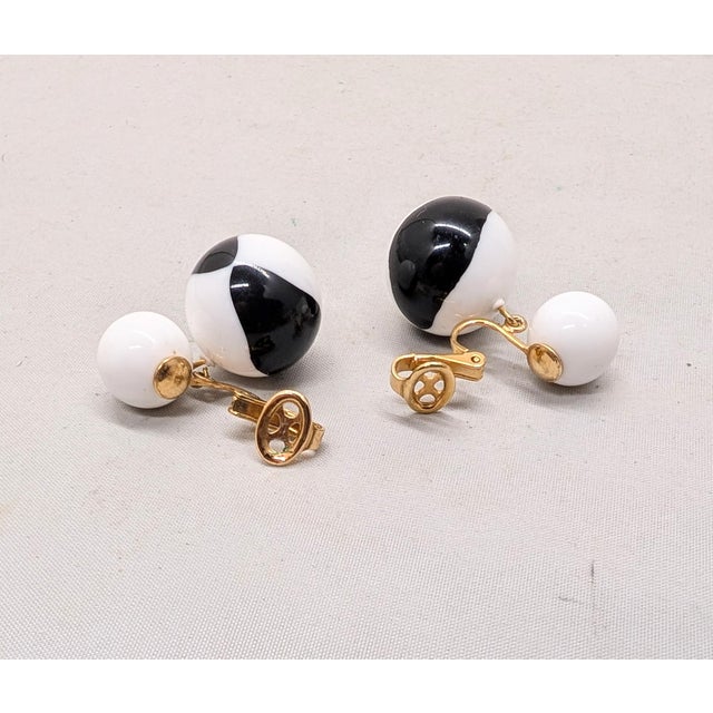 Metal Vintage Signed Crown Trifari Black & White Resin Dangle Clip Earrings-2 Pieces For Sale - Image 7 of 9