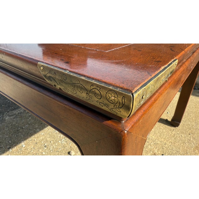 Classic lines meet Chinoiserie elegance—this 1980s Henredon Ming Style dining table anchors a room with understated...