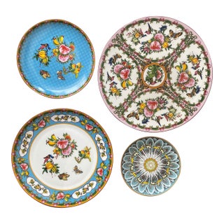19th Century Famille Rose Bone China Salad Plates – Chinoiserie Floral Bird Butterfly (Set of 4, 8") For Sale