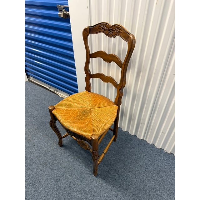 Vintage Carved Ladder‑Back Rush Seat Chairs – Set of 6 For Sale - Image 4 of 12