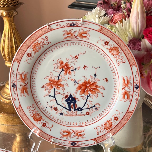 18th Century Pair of hand-painted antique Chinese Imari plates // 18th century decorative plate // seal indicates Qianlong period of the Qing dynasty For Sale - Image 5 of 9