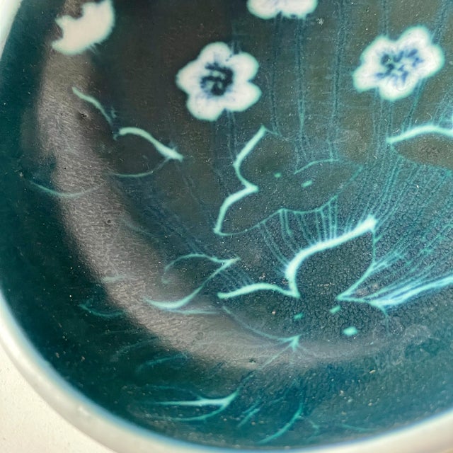 Mid-Century Modern Green & White Studio Pottery Bowl, Hertha Bengtson for Rorstrand For Sale In New York - Image 6 of 10