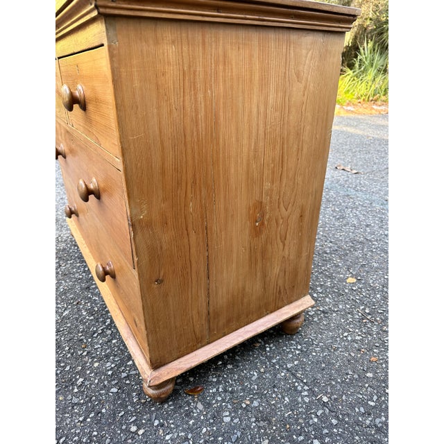 19th Century Pine Chest of Drawers For Sale In Nashville - Image 6 of 8