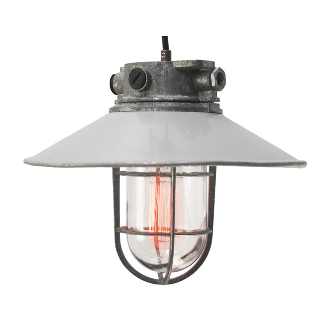 1970s Vintage Industrial Aluminium Clear Glass Pendant Light from Industria Rotterdam For Sale - Image 5 of 6