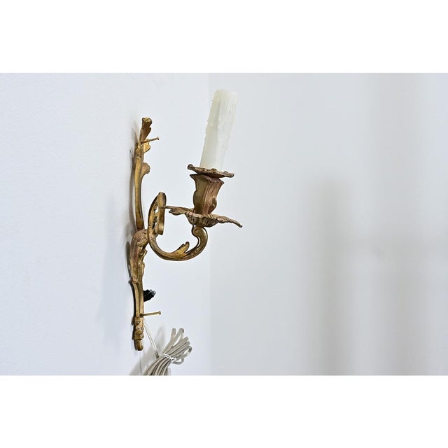 French Early 20th Century French Set of Four Louis XV Style Bronze Wall Sconces For Sale - Image 3 of 13