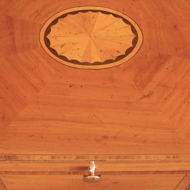 English Satinwood Georgian Marquetry Cellarette of Octagonal Form For Sale - Image 3 of 12