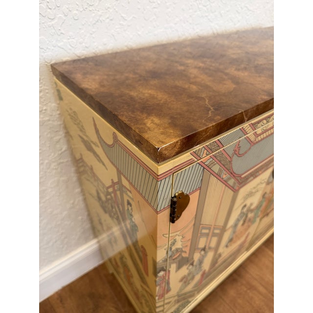 1980s Drexel Heritage ‘Et Cetera’ Hollywood Regency Chinoiserie Hand-Painted Cream Lacquered Bar Cabinet For Sale - Image 12 of 12