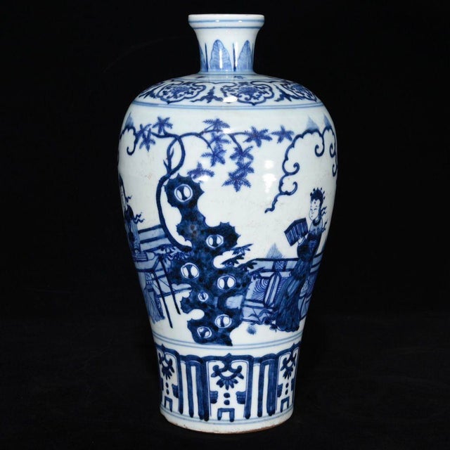 This elegant vintage porcelain vase is crafted in the classic Meiping (plum blossom) silhouette, featuring a broad, high...