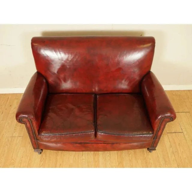 Victorian Gentleman's Club Sofa in Hand-Dyed Burgundy Leather For Sale - Image 4 of 13