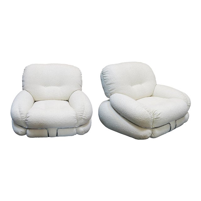1970s Pair of Italian Mid-Century Lounge Chairs Attributed to Adriano Piazzesi With Bouclé Upholstery For Sale