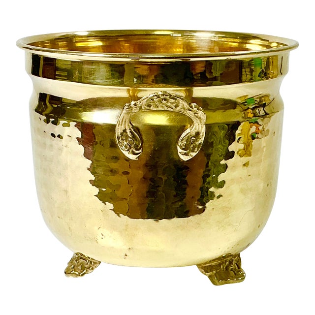Mid-Century Boho Chic Arts & Crafts Hollywood Regency Footed Hammered Brass Planter With Handles For Sale
