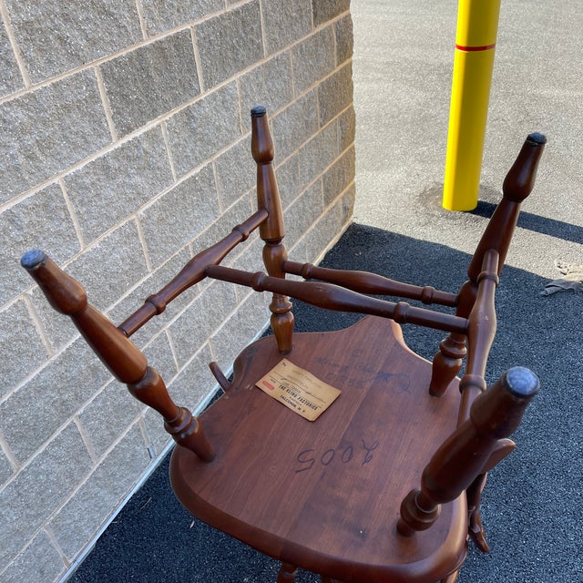 Vintage Kling Furniture American Traditional Cherry Comb Back Windsor