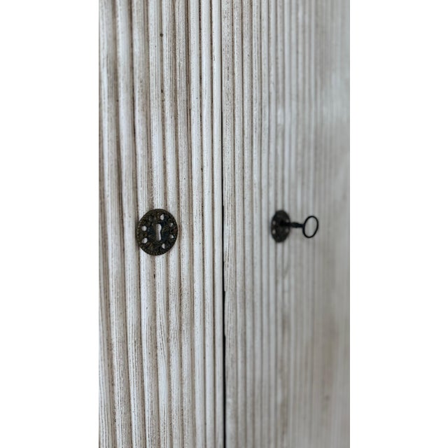 Late 20th Century Pair of Fluted Wood Gustavian Cabinets For Sale - Image 10 of 13