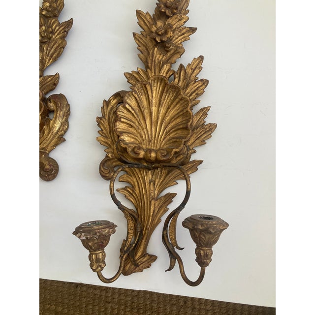 1940s Italian Baroque Carved Gilt Wood Wall Sconces - A Pair For Sale - Image 5 of 11