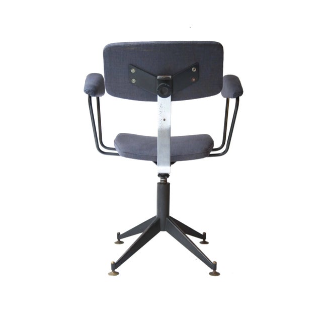 Mid-Century Modern German Grey-Black Metal & Brass Rotating Armchair, 1930 For Sale - Image 4 of 6