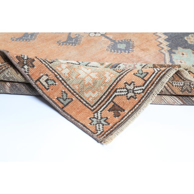 Vintage Mid-20th Century Turkish Bergama Rug – Hand-Knotted Wool in Soft Terracotta Charcoal & Ivory - 4' 6'' X6' 9''' For Sale In Tampa - Image 6 of 9