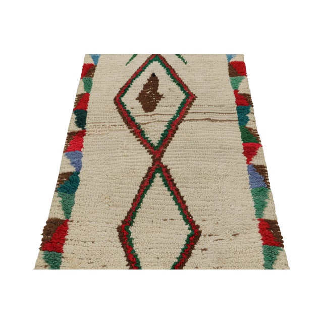 Transitional 1950s Azilal Moroccan Rug in Beige With Red-Green Patterns by Rug & Kilim For Sale - Image 3 of 7