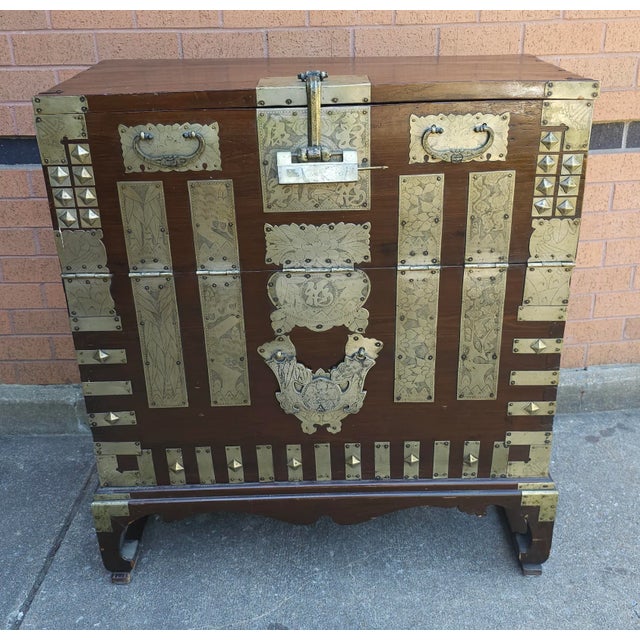 Late 19th Century Antique Korean Elm and Brass Mounted Tonsu Blanket Storage Chest For Sale - Image 5 of 11