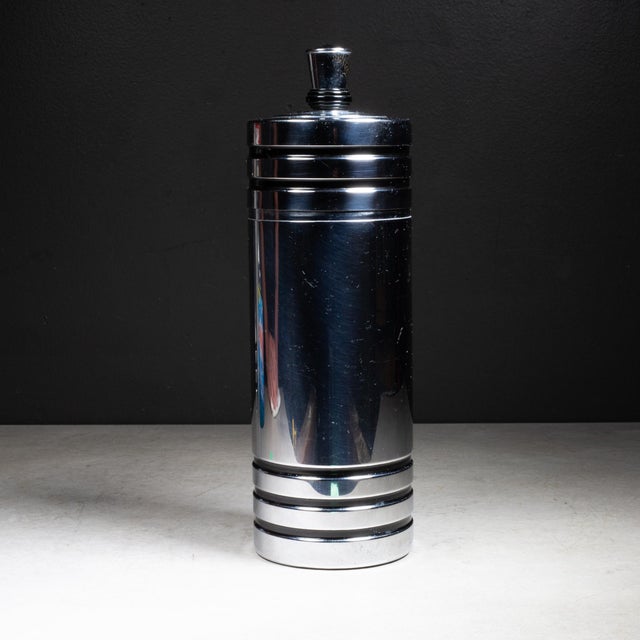 Art Deco Chase "Gaiety" Cocktail Shaker c.1930 For Sale - Image 4 of 5