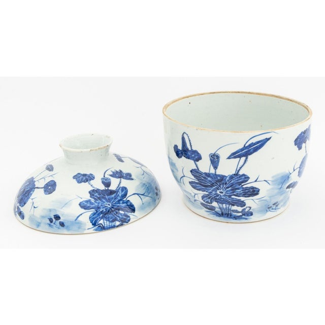 Chinese Blue & White Porcelain Covered Jar For Sale In New York - Image 6 of 7